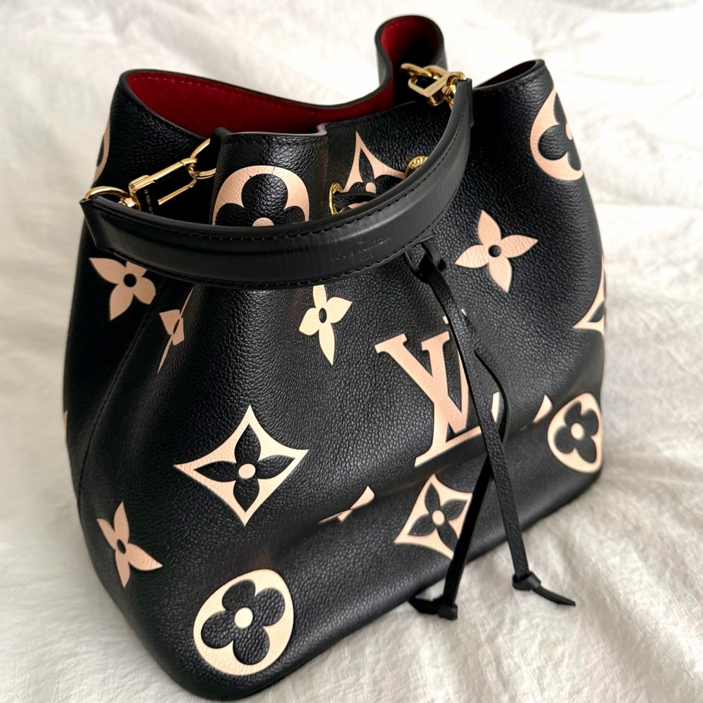 👑✅PRICE FIRM✅AUTHENTIC Louis Vuitton Bicolor Giant Neonoe MM - Picture 11 of 16